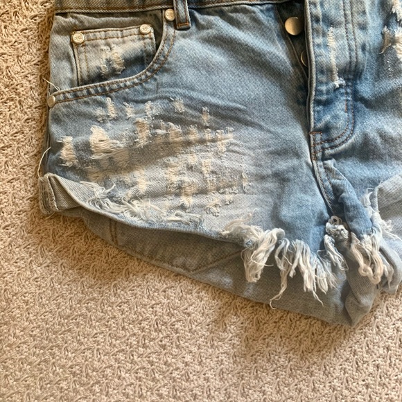 SOLD!!  NEVER WORN One by OneTeaspoon Denim Shorts - Picture 5 of 8